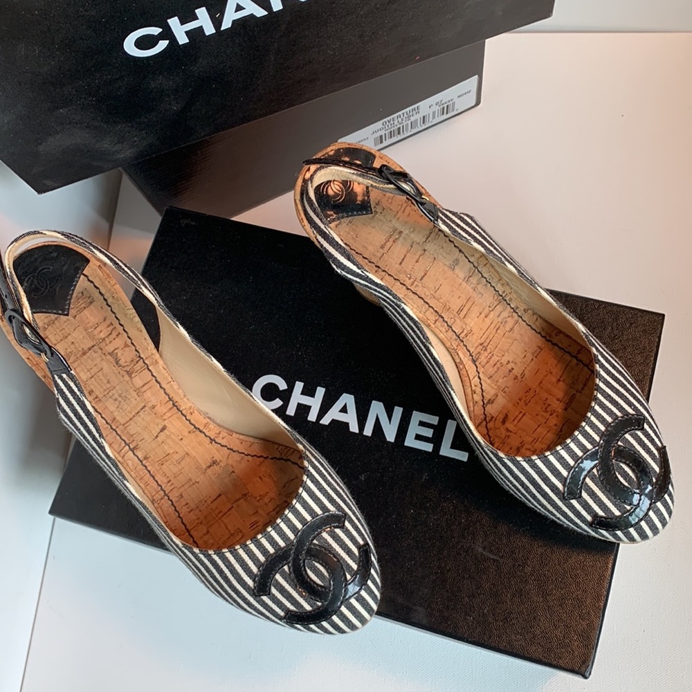 CHANEL 🖤 Black White Stripe Patent CC Logo Cork Canvas Slingback Platform Heel - Picture 15 of 16